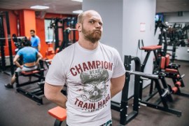 Заказать DICH Футболка Champion Train Hard (белая)